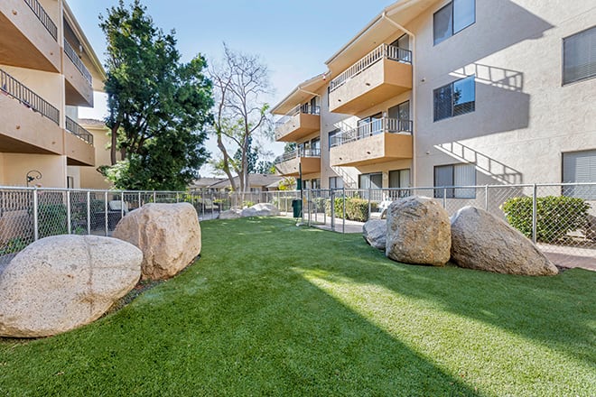 Brookdale Nohl Ranch outdoor common area