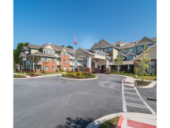Linwood Estates Gracious Retirement Living community exterior