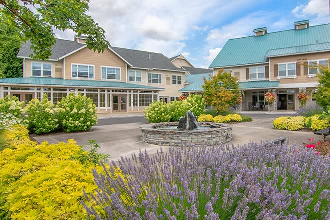 Hillside Retirement Communities outdoor common area