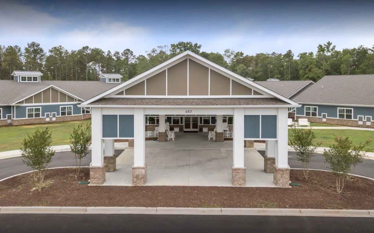 Lakeside Place Senior Living community exterior