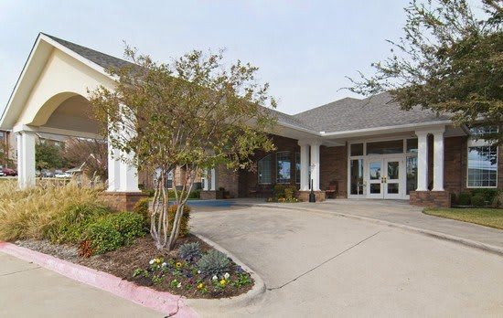 Morada Cedar Hill Assisted Living and Memory Care community exterior