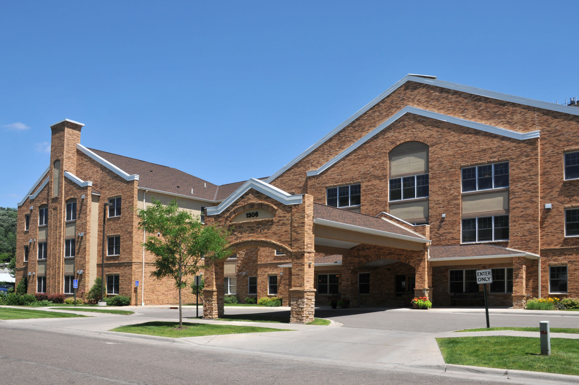 Alton Global Health Link community exterior