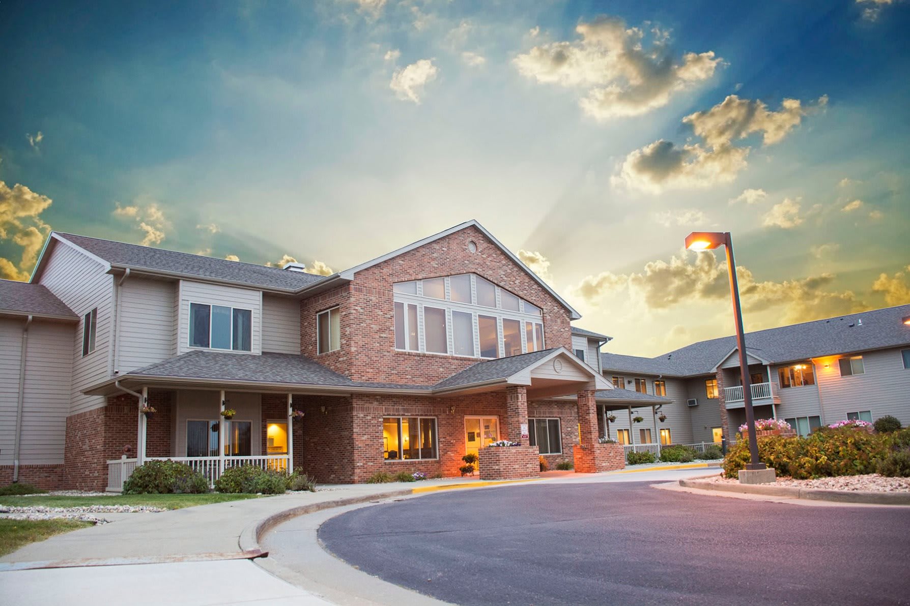 Ponderosa Lodge Senior Living community exterior