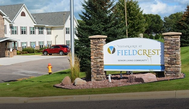 Vista Prairie at Fieldcrest outdoor common area