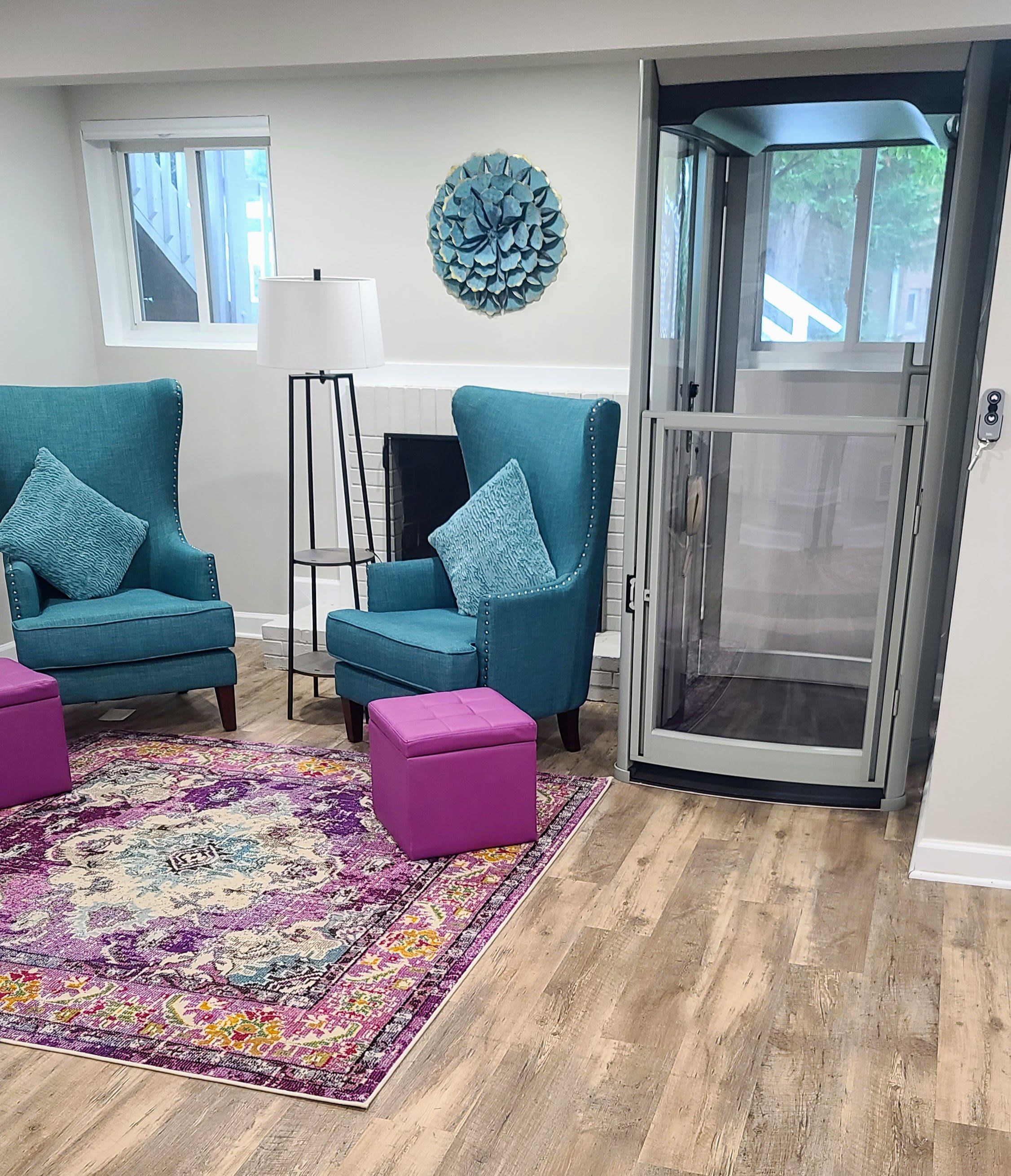 AlfredHouse IV in-unit seating area