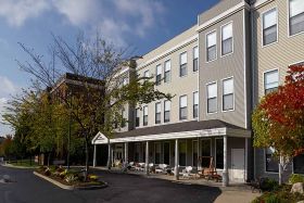 Holiday Maplewood Place community exterior