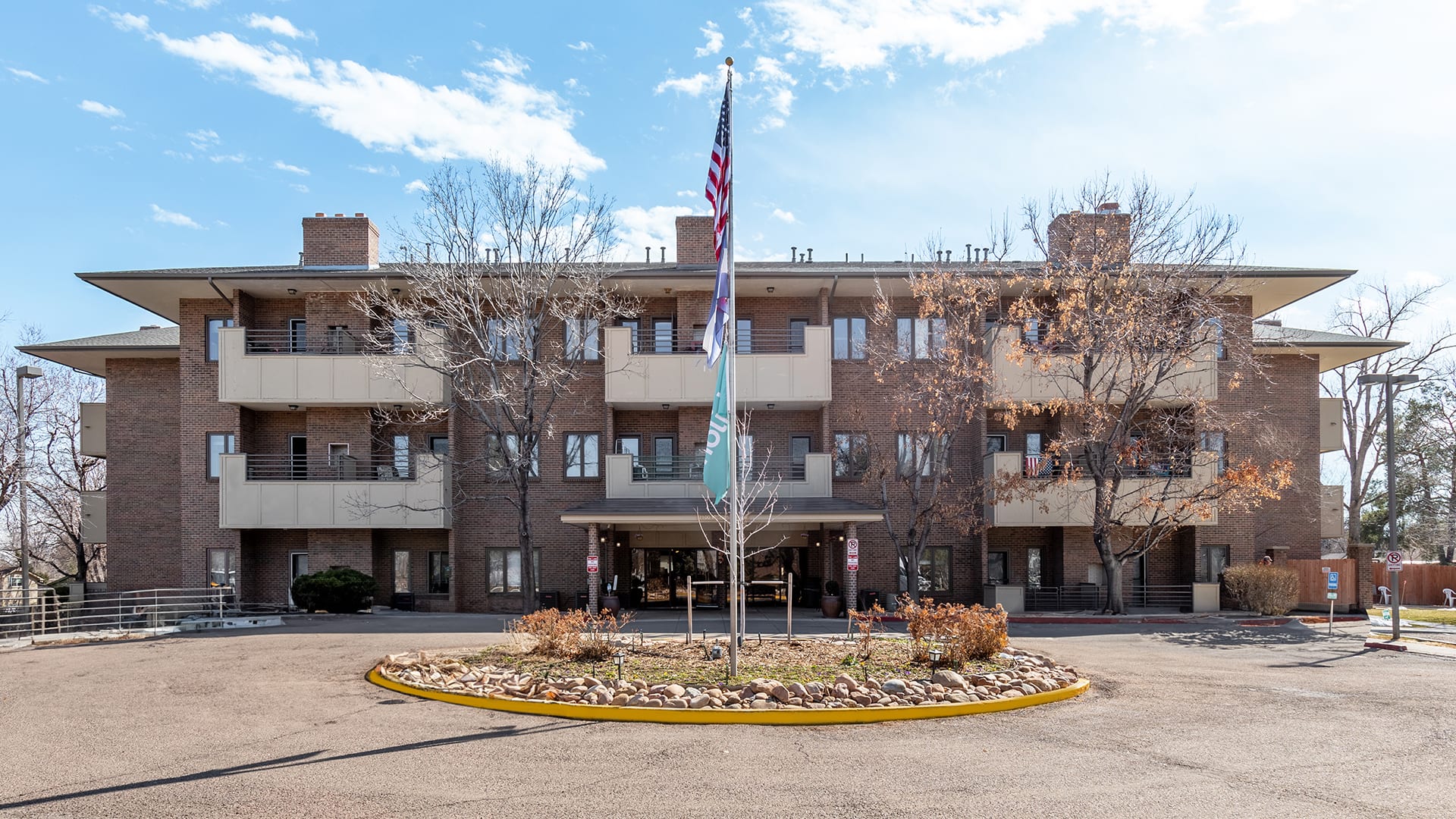 Courtyard At Lakewood 