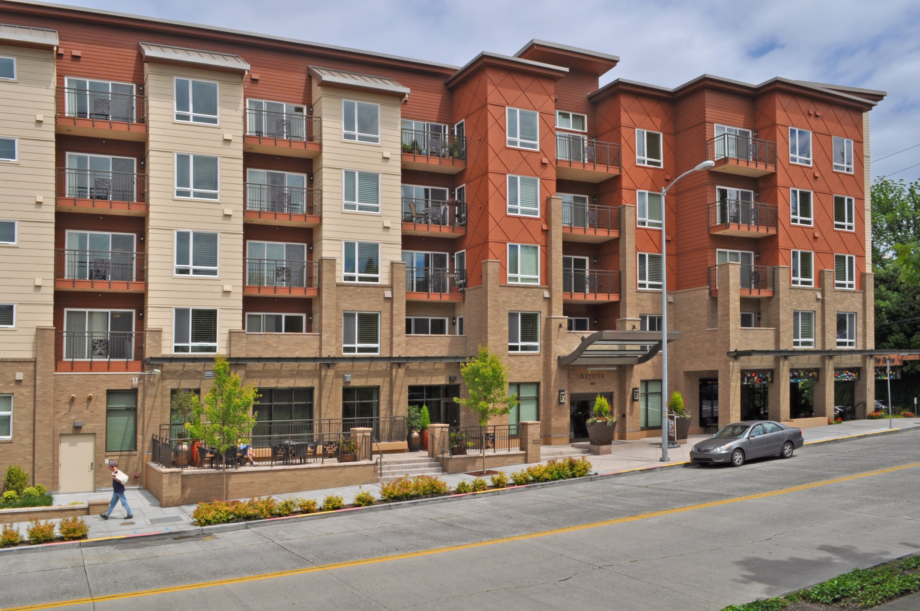 Aljoya Thornton Place, a CCRC community exterior