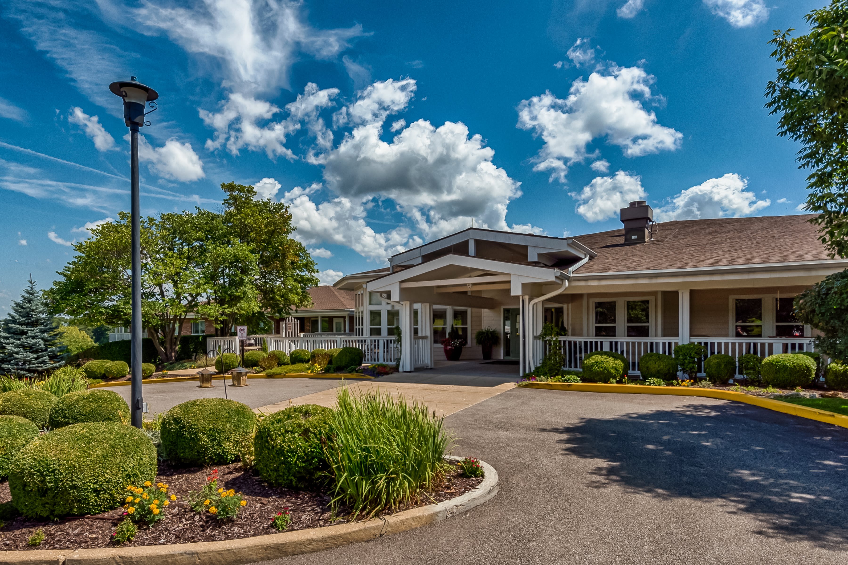 Autumn View Gardens, Assisted Living and Memory Care outdoor common area