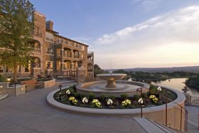 Oakmont of Varenna, a CCRC outdoor common area