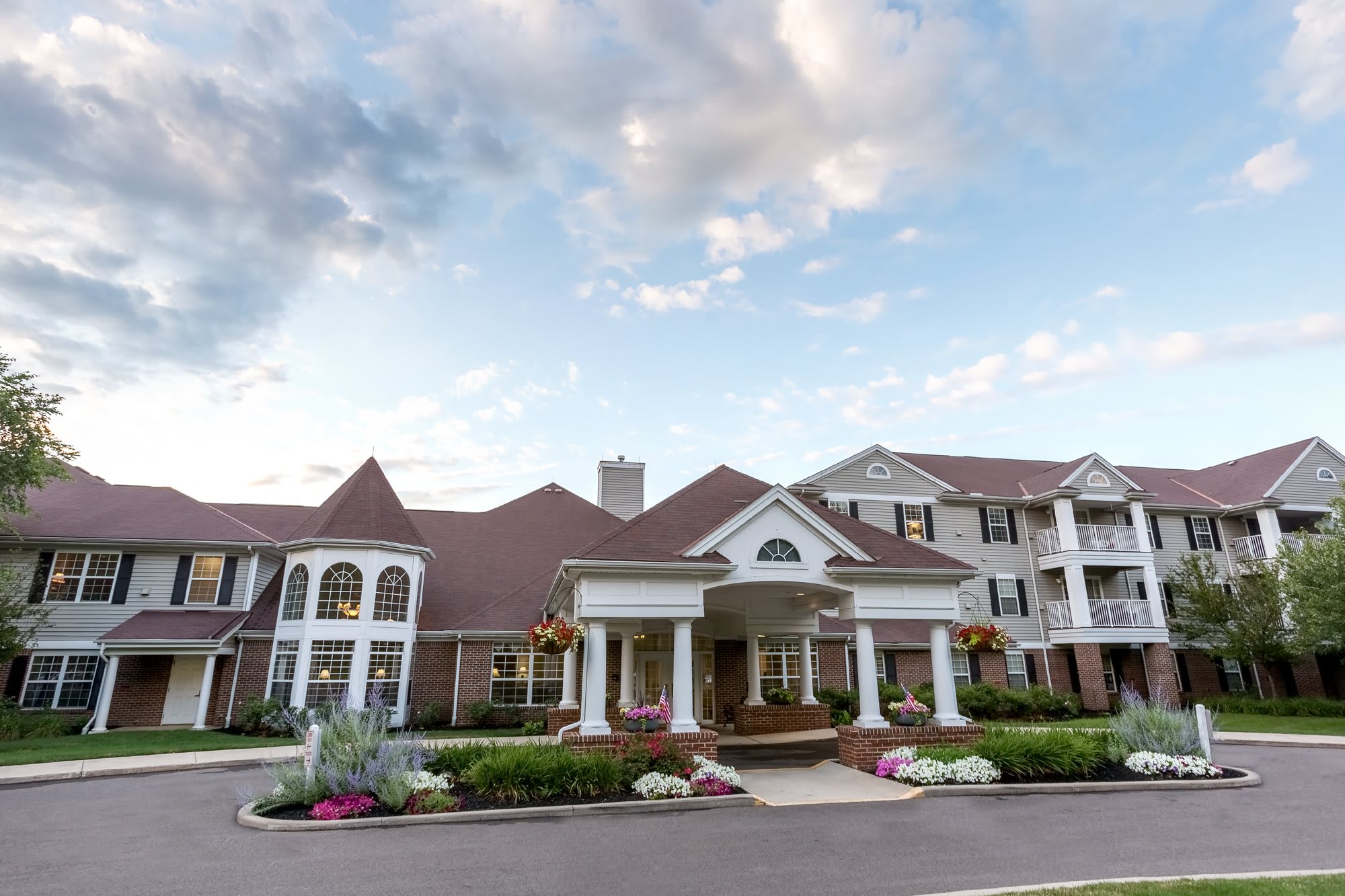 Independence Village of Avon Lake community exterior