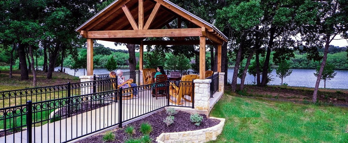 Silverado Southlake outdoor common area