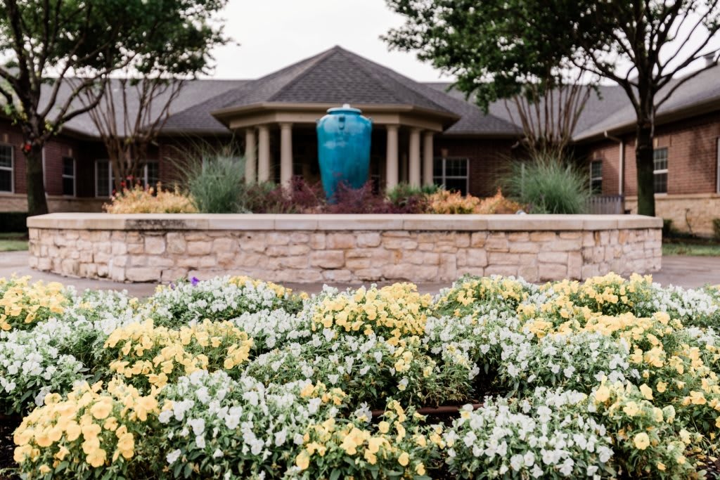 Grand Brook Memory Care of Garland outdoor common area