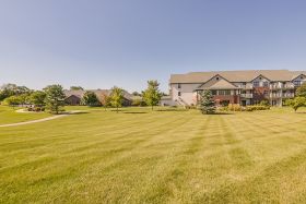 Meadowmere and Mitchell Manor Oak Creek outdoor common area