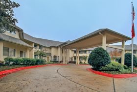 Holiday by Atria Andover Place community exterior