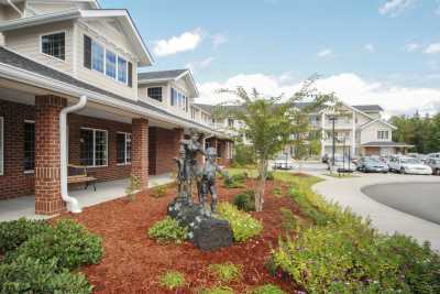 Holiday Dogwood Terrace community exterior