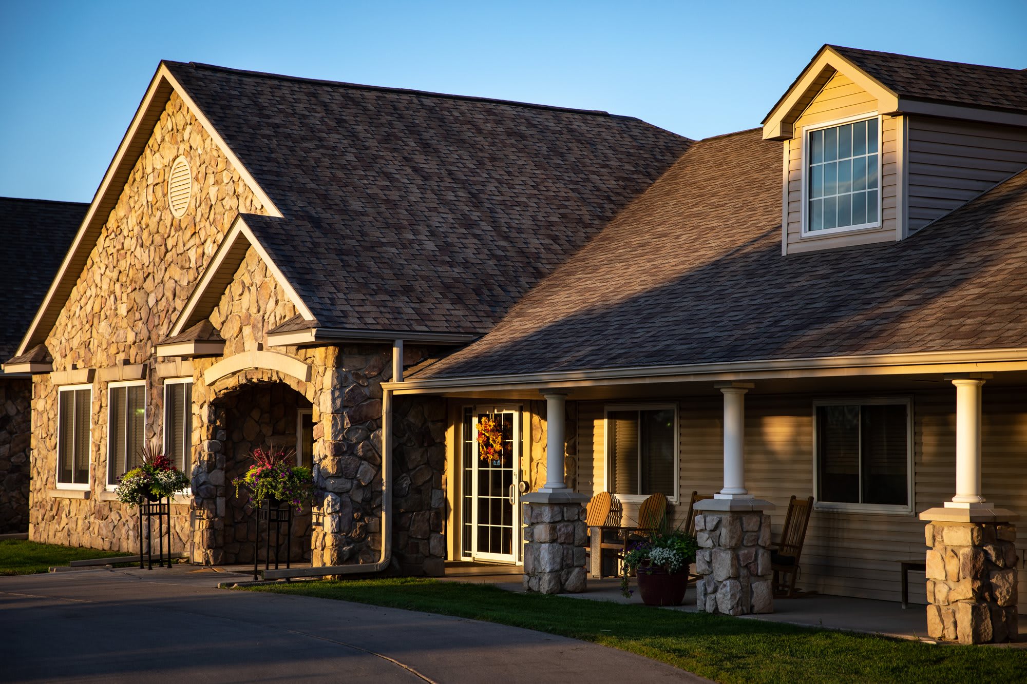 Homestead of Knoxville Assisted Living outdoor common area